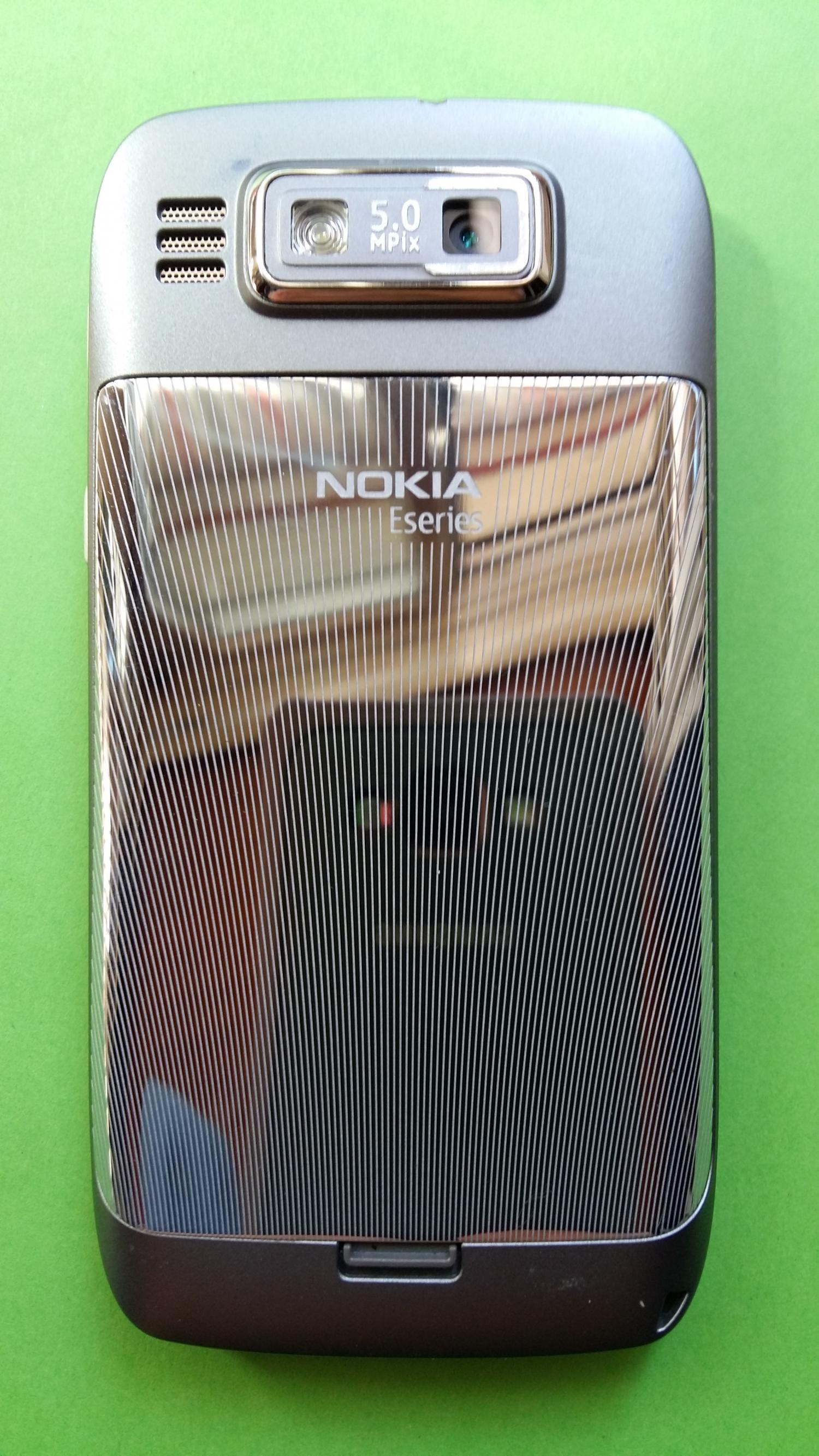 image-7312460-Nokia E72-1 (2)2.jpg